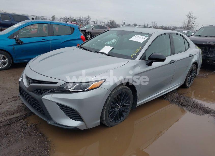 Photo 2 of 2020 Toyota Camry SE NIGHTSHADE EDITION (VIN 4T1G11AK1LU386275)