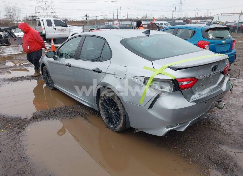 Photo 3 of 2020 Toyota Camry SE NIGHTSHADE EDITION (VIN 4T1G11AK1LU386275)