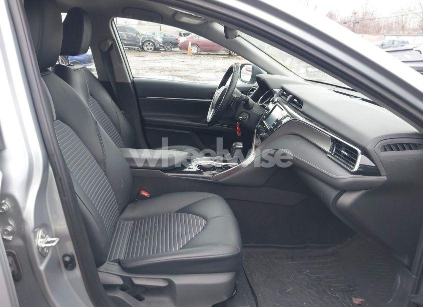 Photo 5 of 2020 Toyota Camry SE NIGHTSHADE EDITION (VIN 4T1G11AK1LU386275)