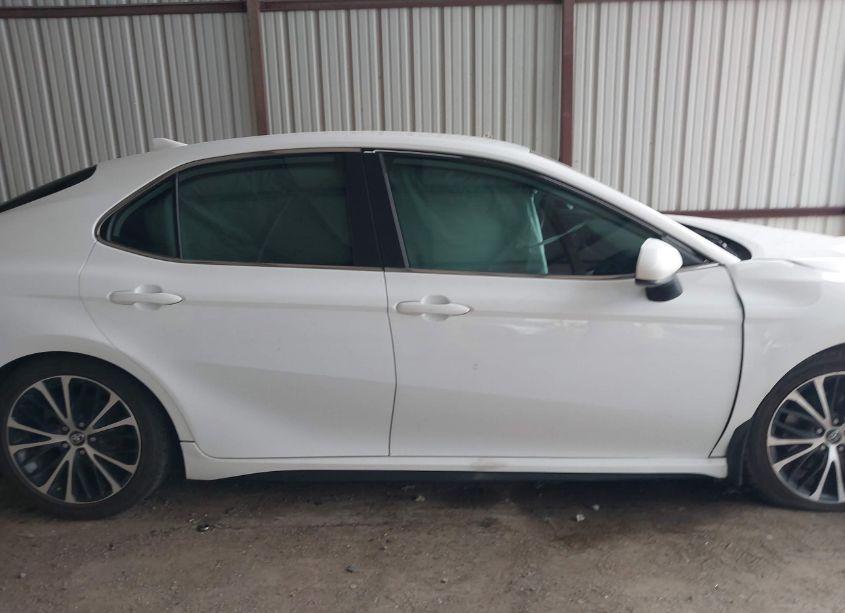 Photo 13 of 2020 Toyota Camry SE (VIN 4T1G11AK1LU860385)