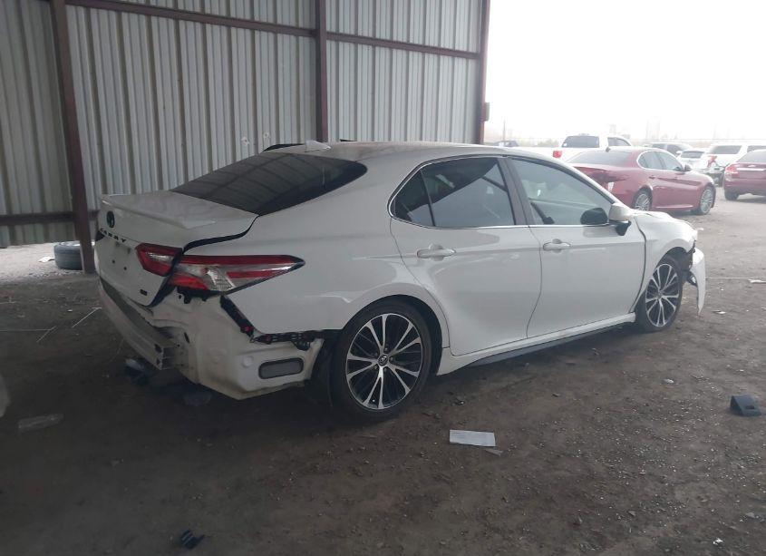 Photo 4 of 2020 Toyota Camry SE (VIN 4T1G11AK1LU860385)