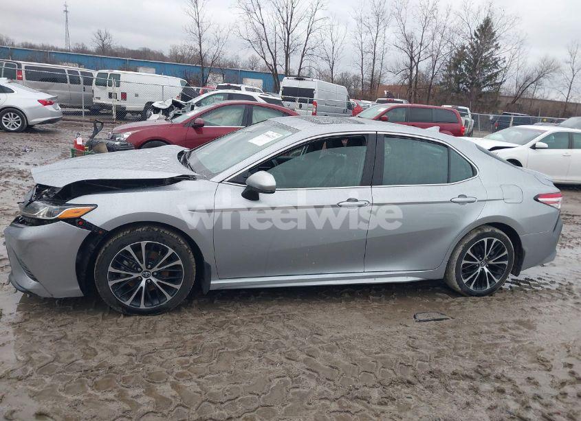 Photo 14 of 2020 Toyota Camry SE (VIN 4T1G11AK1LU872598)