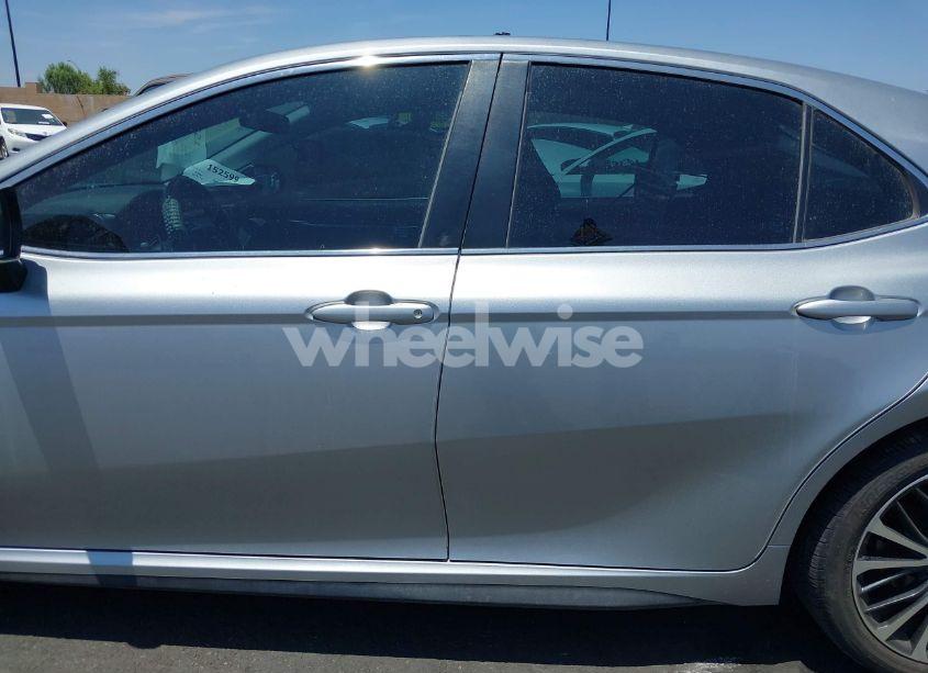 Photo 14 of 2020 Toyota Camry SE (VIN 4T1G11AK1LU887571)