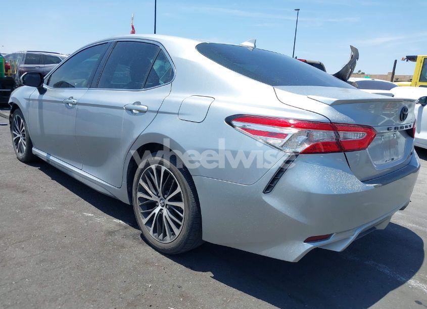 Photo 3 of 2020 Toyota Camry SE (VIN 4T1G11AK1LU887571)