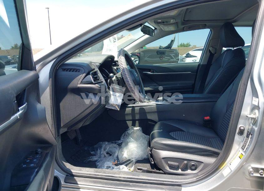 Photo 5 of 2020 Toyota Camry SE (VIN 4T1G11AK1LU887571)