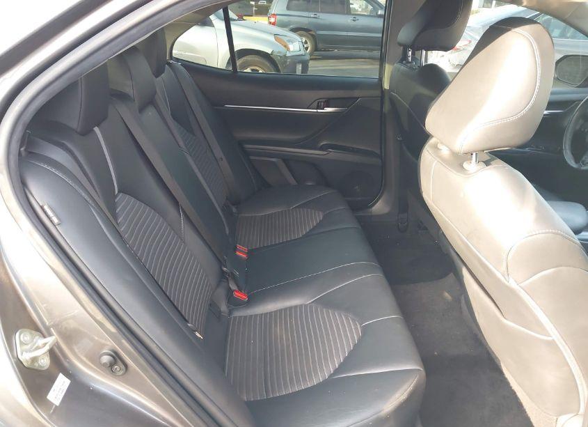 Photo 8 of 2020 Toyota Camry SE (VIN 4T1G11AK1LU896383)