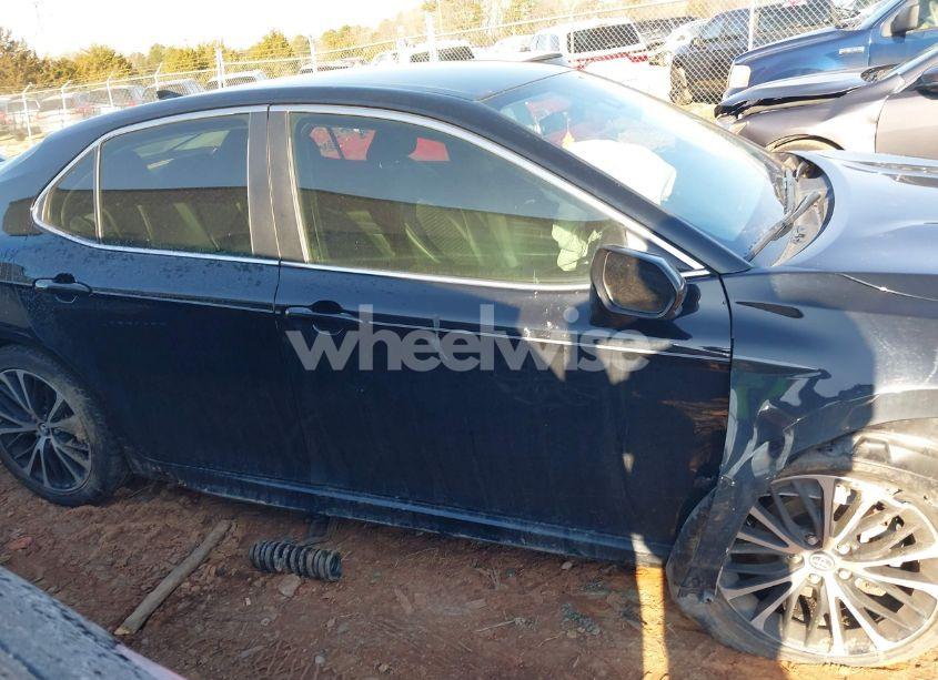 Photo 13 of 2020 Toyota Camry SE (VIN 4T1G11AK1LU923954)