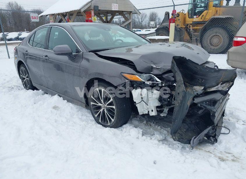 2020 Toyota Camry SE (VIN 4T1G11AK1LU954198) main photo