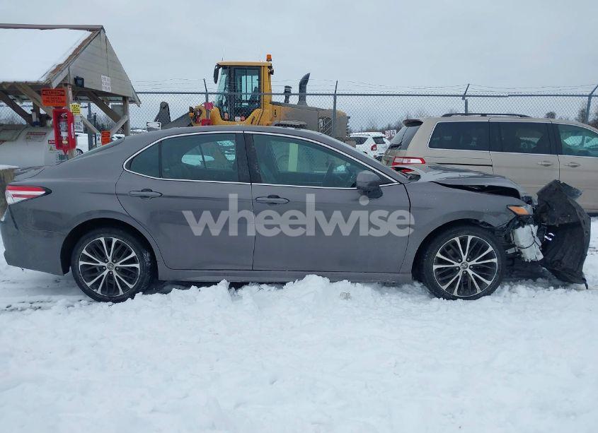 Photo 14 of 2020 Toyota Camry SE (VIN 4T1G11AK1LU954198)