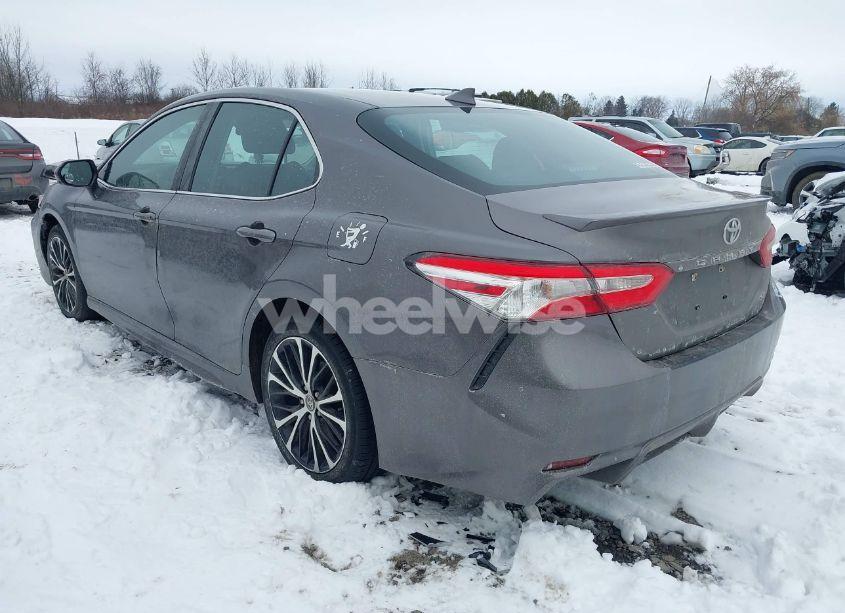 Photo 3 of 2020 Toyota Camry SE (VIN 4T1G11AK1LU954198)