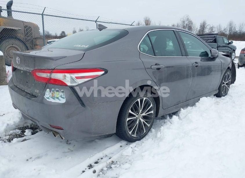 Photo 4 of 2020 Toyota Camry SE (VIN 4T1G11AK1LU954198)