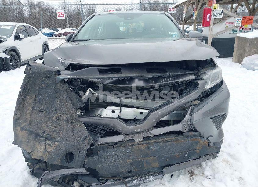 Photo 6 of 2020 Toyota Camry SE (VIN 4T1G11AK1LU954198)