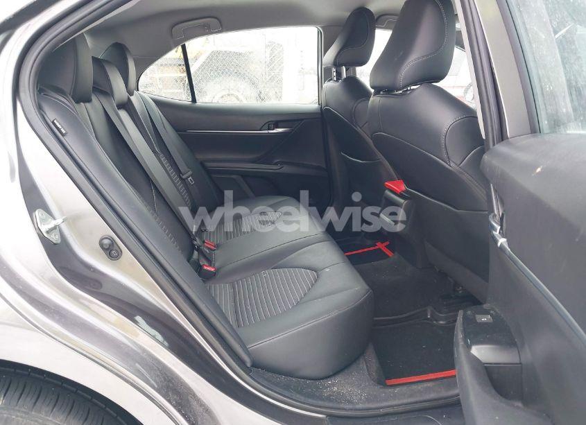 Photo 8 of 2020 Toyota Camry SE (VIN 4T1G11AK1LU954198)