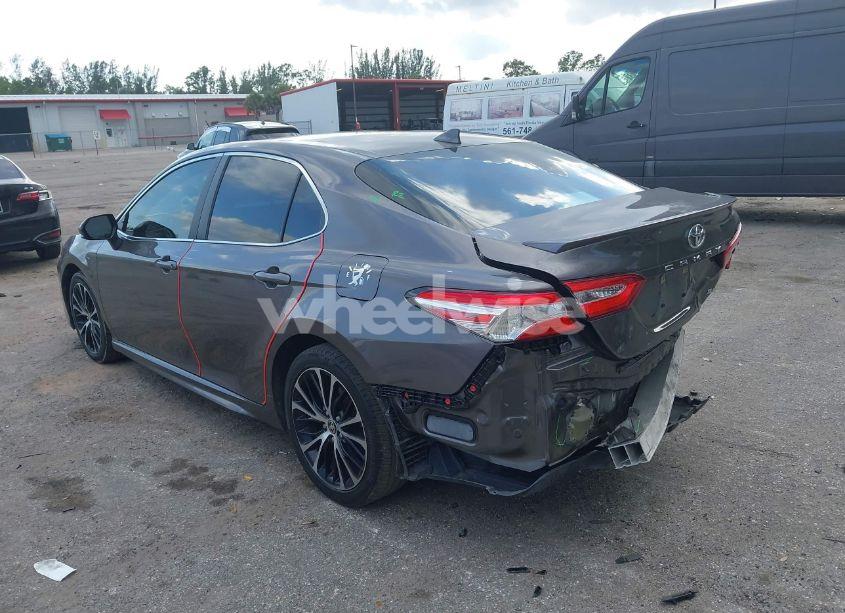 Photo 3 of 2020 Toyota Camry SE (VIN 4T1G11AK1LU956193)