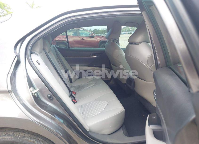 Photo 8 of 2020 Toyota Camry SE (VIN 4T1G11AK1LU956193)