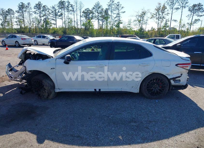 Photo 15 of 2020 Toyota Camry SE (VIN 4T1G11AK1LU964200)