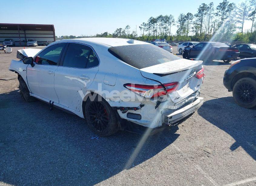 Photo 3 of 2020 Toyota Camry SE (VIN 4T1G11AK1LU964200)