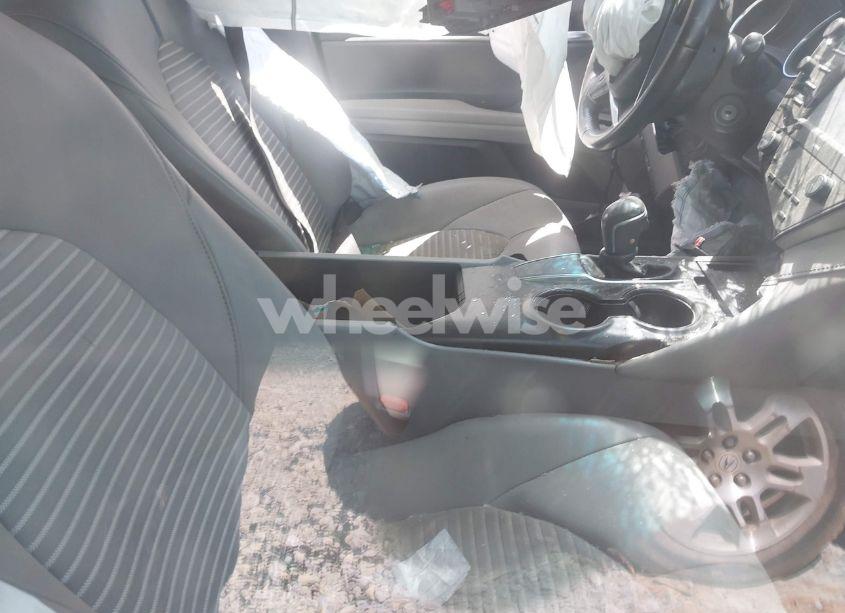 Photo 5 of 2020 Toyota Camry SE (VIN 4T1G11AK1LU964570)