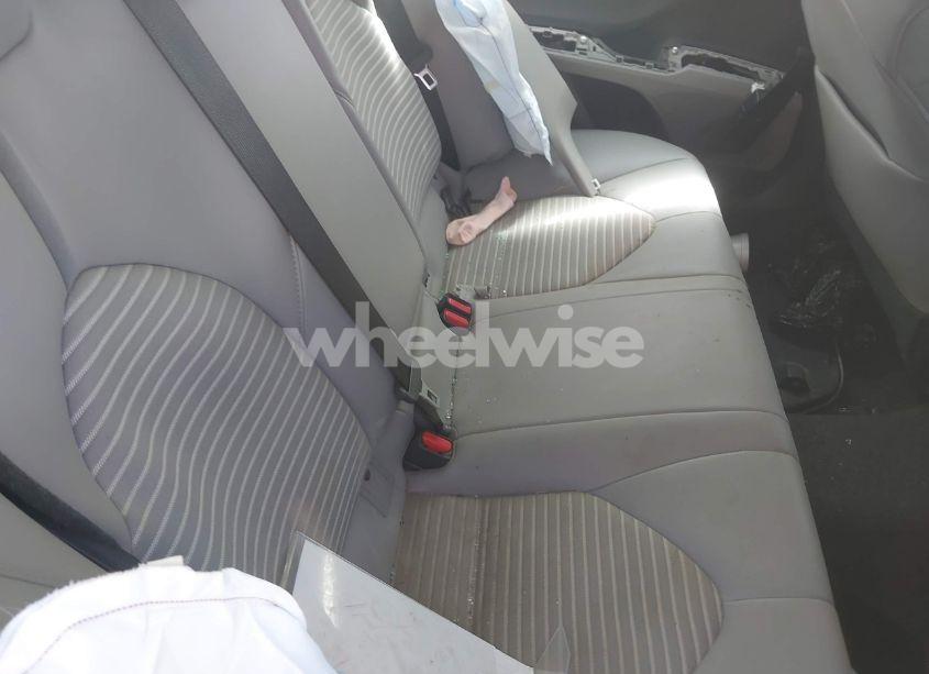 Photo 8 of 2020 Toyota Camry SE (VIN 4T1G11AK1LU964570)