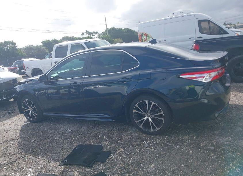 Photo 15 of 2020 Toyota Camry SE (VIN 4T1G11AK1LU988867)