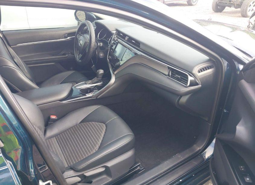 Photo 5 of 2020 Toyota Camry SE (VIN 4T1G11AK1LU988867)