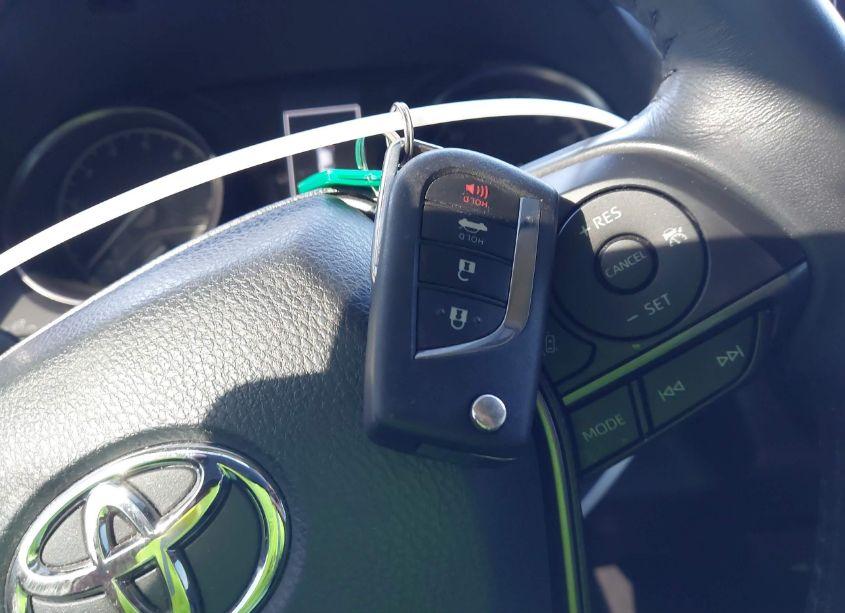 Photo 11 of 2021 Toyota Camry SE (VIN 4T1G11AK1MU422547)