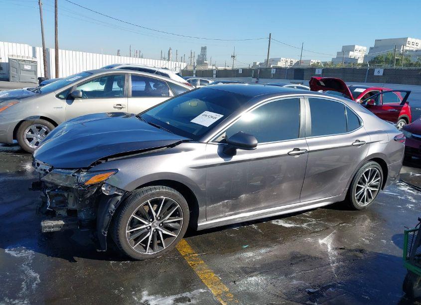 Photo 15 of 2021 Toyota Camry SE (VIN 4T1G11AK1MU422547)