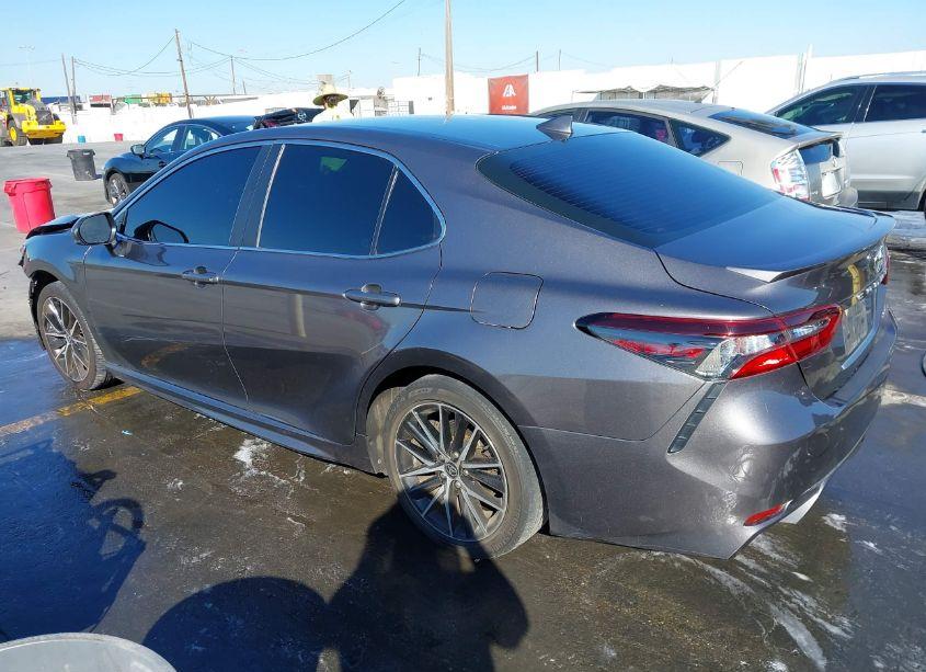 Photo 3 of 2021 Toyota Camry SE (VIN 4T1G11AK1MU422547)