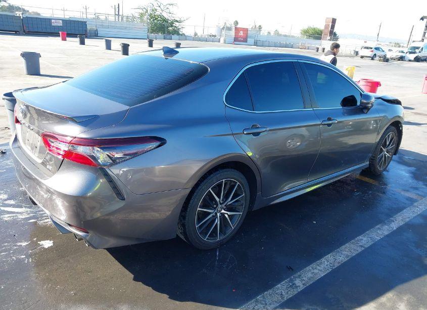 Photo 4 of 2021 Toyota Camry SE (VIN 4T1G11AK1MU422547)