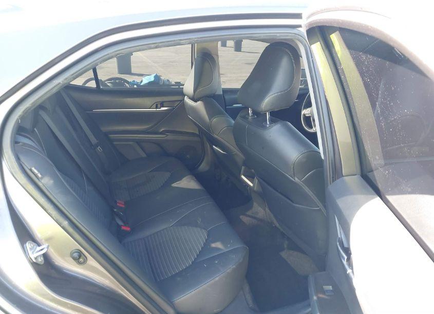 Photo 8 of 2021 Toyota Camry SE (VIN 4T1G11AK1MU422547)
