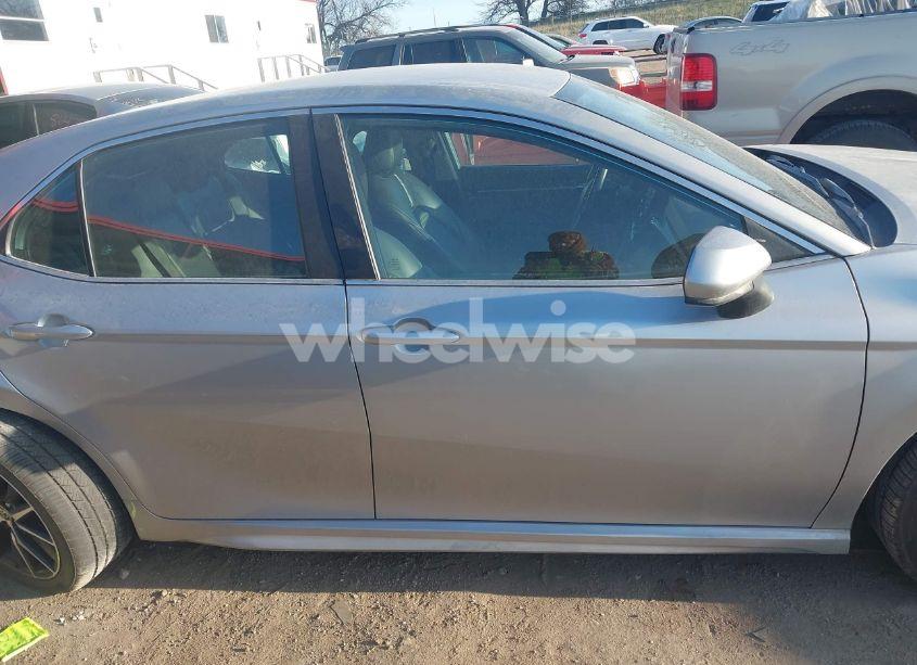 Photo 13 of 2021 Toyota Camry SE (VIN 4T1G11AK1MU447500)