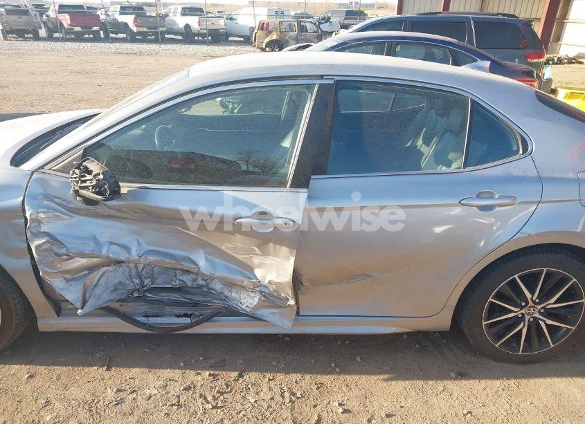 Photo 14 of 2021 Toyota Camry SE (VIN 4T1G11AK1MU447500)