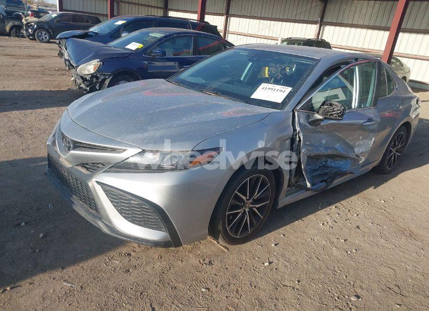 Photo 2 of 2021 Toyota Camry SE (VIN 4T1G11AK1MU447500)