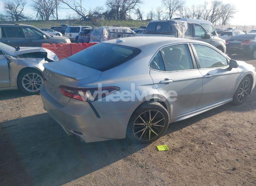Photo 4 of 2021 Toyota Camry SE (VIN 4T1G11AK1MU447500)