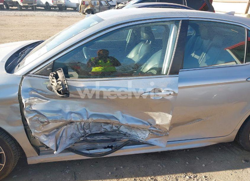 Photo 6 of 2021 Toyota Camry SE (VIN 4T1G11AK1MU447500)