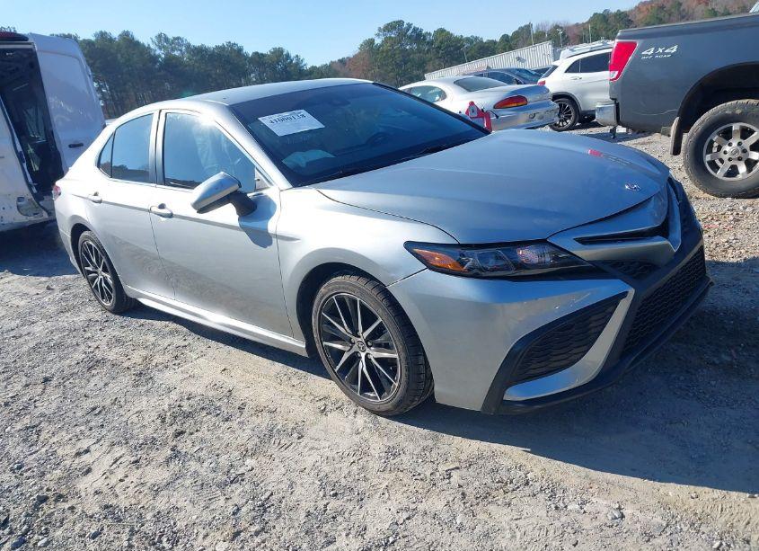 2021 Toyota Camry SE (VIN 4T1G11AK1MU489794) main photo