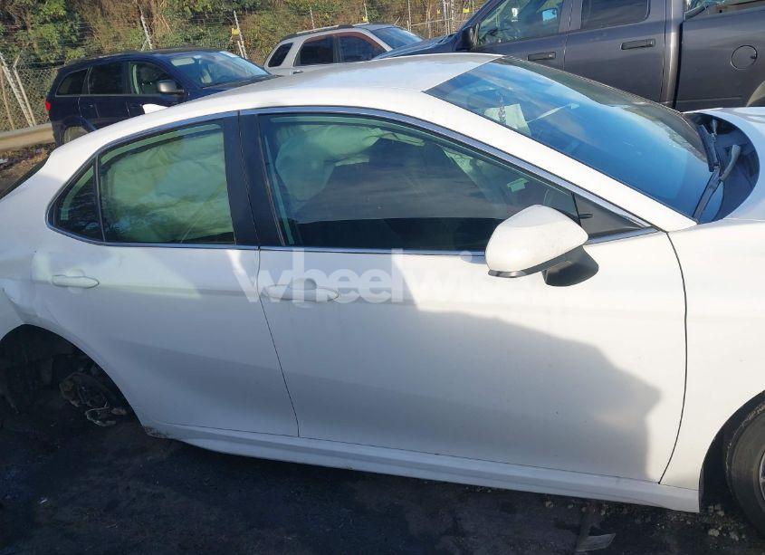 Photo 14 of 2021 Toyota Camry SE (VIN 4T1G11AK1MU514662)