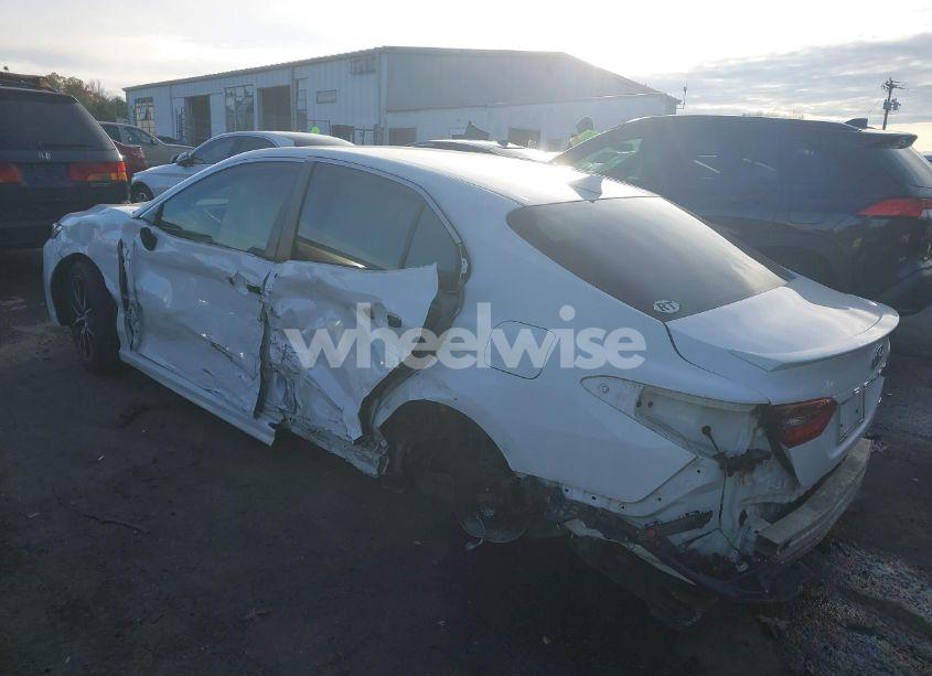 Photo 3 of 2021 Toyota Camry SE (VIN 4T1G11AK1MU514662)