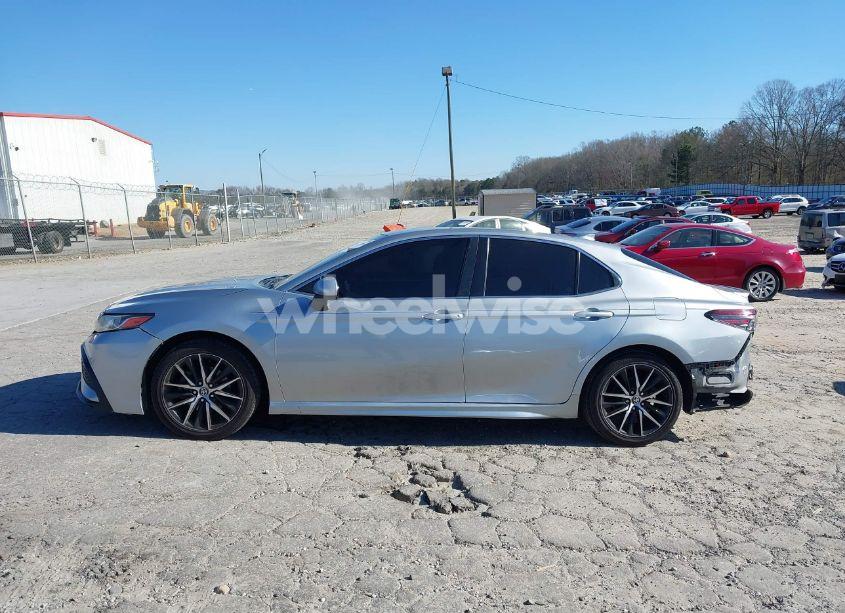 Photo 15 of 2021 Toyota Camry SE (VIN 4T1G11AK1MU529646)