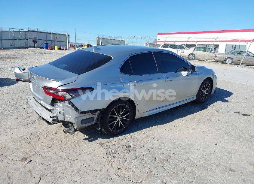 Photo 4 of 2021 Toyota Camry SE (VIN 4T1G11AK1MU529646)
