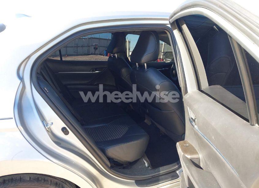 Photo 8 of 2021 Toyota Camry SE (VIN 4T1G11AK1MU529646)