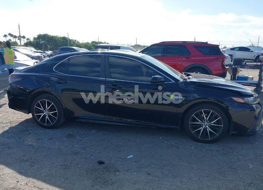 Photo 14 of 2021 Toyota Camry SE (VIN 4T1G11AK1MU544647)