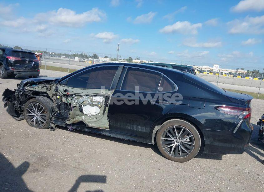 Photo 15 of 2021 Toyota Camry SE (VIN 4T1G11AK1MU544647)