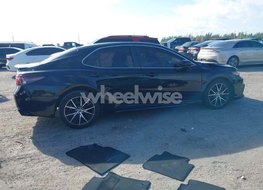 Photo 4 of 2021 Toyota Camry SE (VIN 4T1G11AK1MU544647)