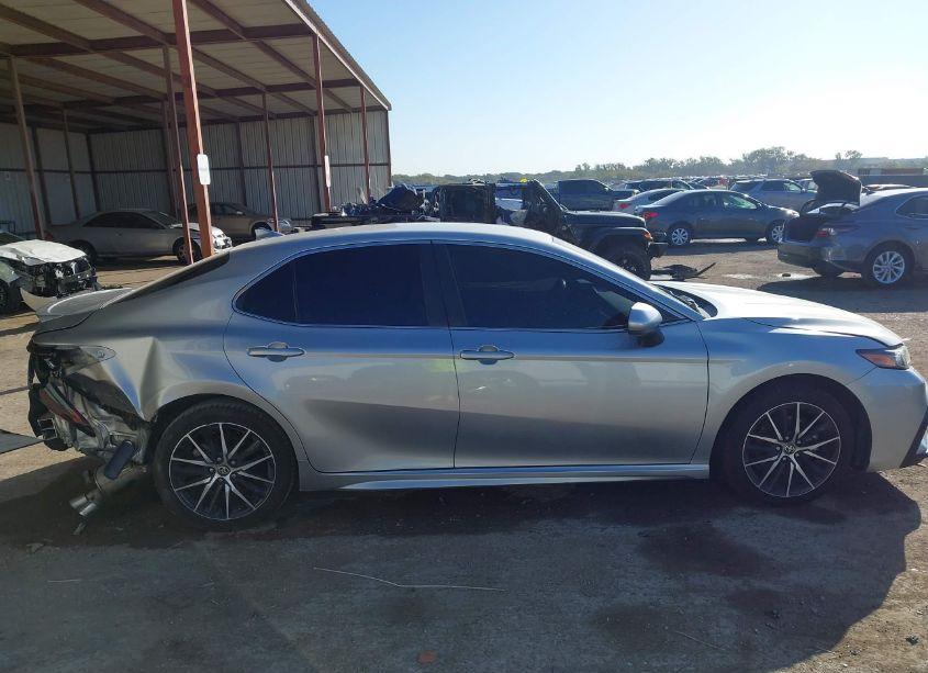 Photo 13 of 2021 Toyota Camry SE (VIN 4T1G11AK1MU558709)