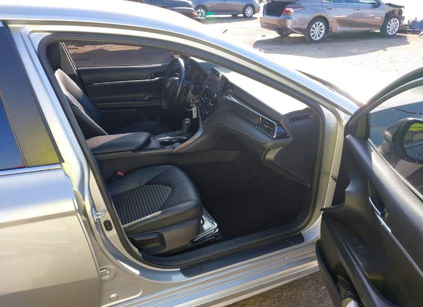 Photo 5 of 2021 Toyota Camry SE (VIN 4T1G11AK1MU558709)