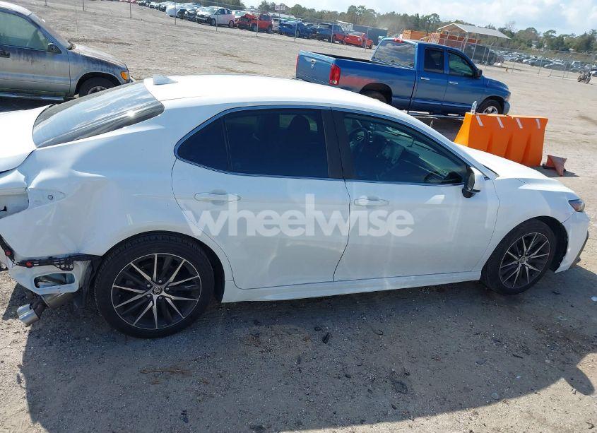 Photo 13 of 2021 Toyota Camry SE (VIN 4T1G11AK1MU559746)