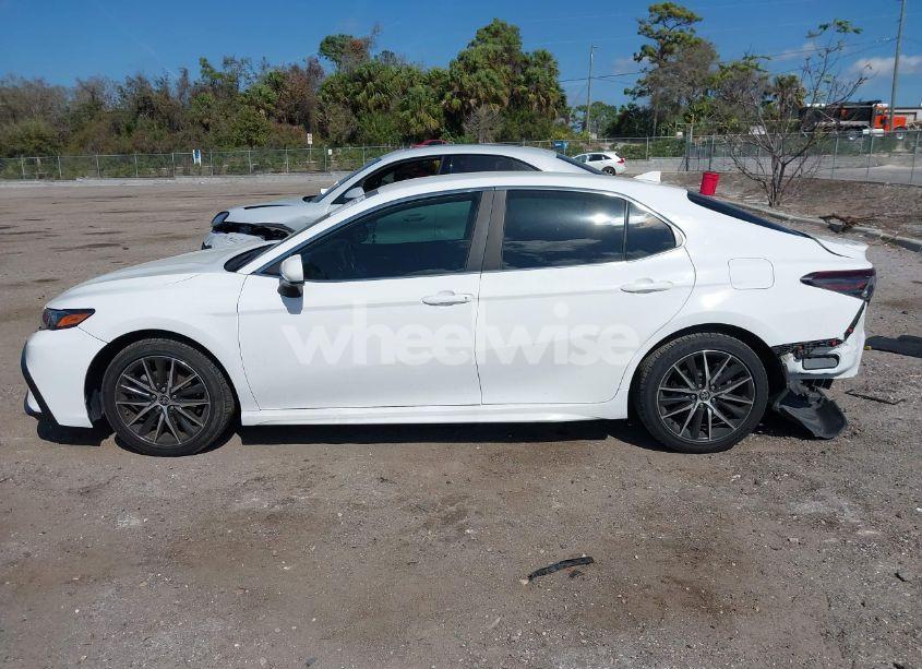 Photo 14 of 2021 Toyota Camry SE (VIN 4T1G11AK1MU559746)