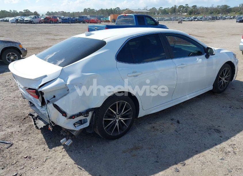 Photo 4 of 2021 Toyota Camry SE (VIN 4T1G11AK1MU559746)