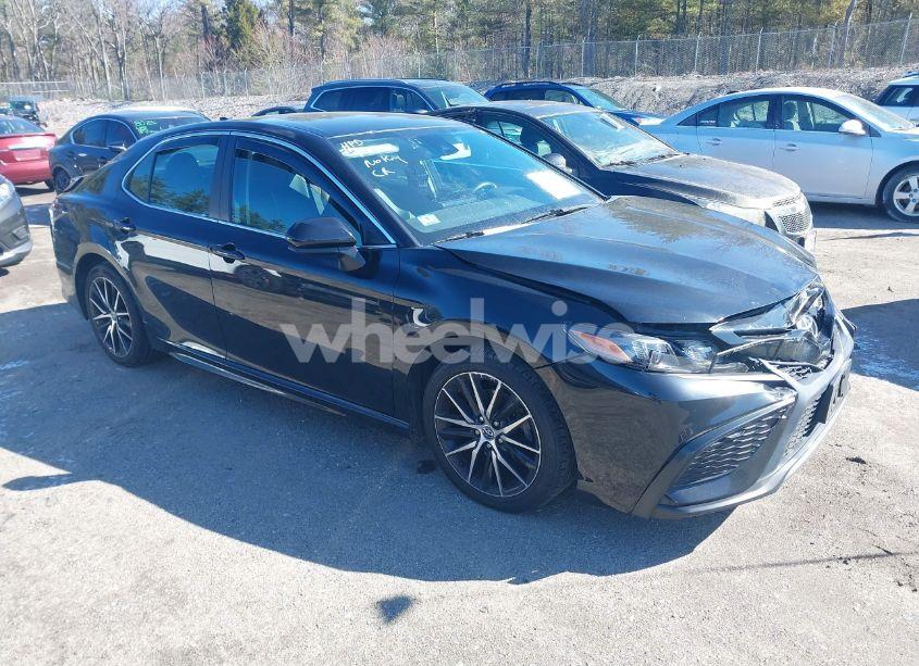 2021 Toyota Camry SE (VIN 4T1G11AK1MU565742) main photo